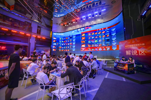 TaZ谈Spirit：他们过于依赖donk了