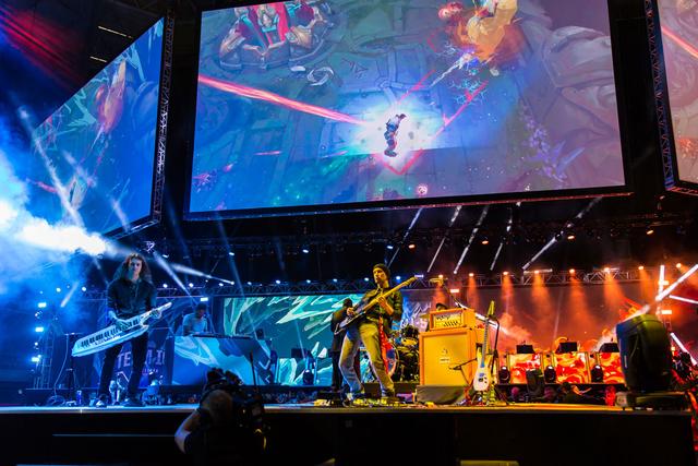 exclusive-review-teal